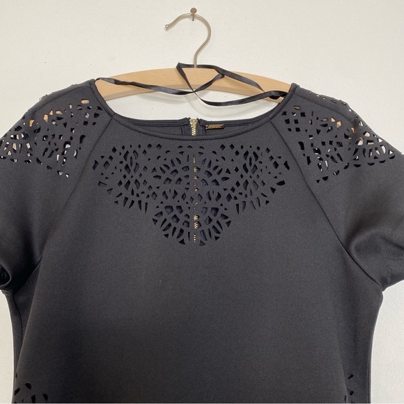 T.Tahari black laser cut scallop trim dress - Picture 4 of 11